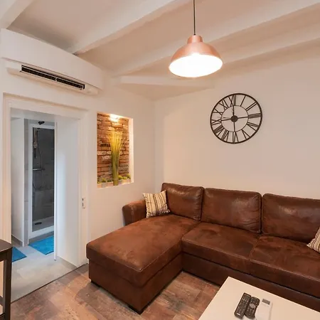 Apartamento L'aubuisson - Climatise Avec Terrasse Privee *